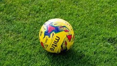 华盛顿主场大胜，独行侠与浓眉哥齐发威